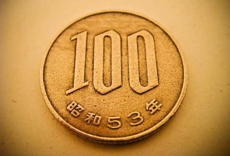 A 100 Yen coin